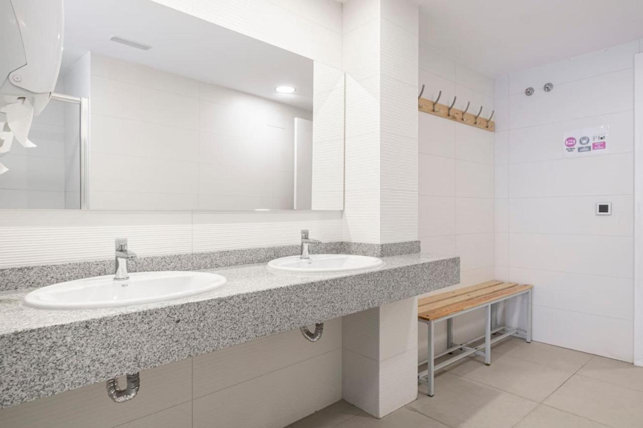 Lujo En Sunset Waves Sauna Tenis Vistas Al Mar Gym Apartamento Benidorm