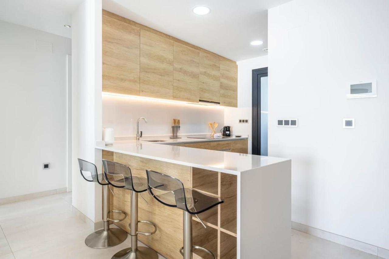 Lujo En Sunset Waves Sauna Tenis Vistas Al Mar Gym Apartamento Benidorm